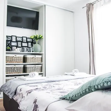 Apartament Two With Big Garden Near Beach Bacvice *