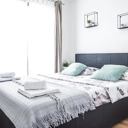 Apartament Two With Big Garden Near Beach Bacvice Split