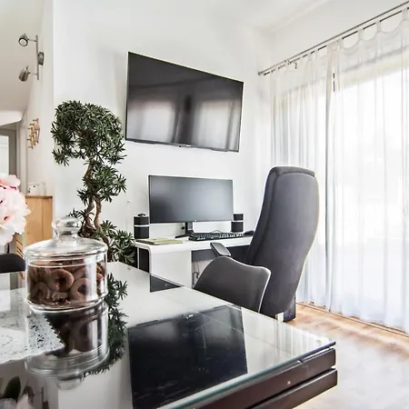Apartament Two With Big Garden Near Beach Bacvice Split